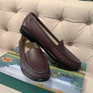 SAS Loafers like new!